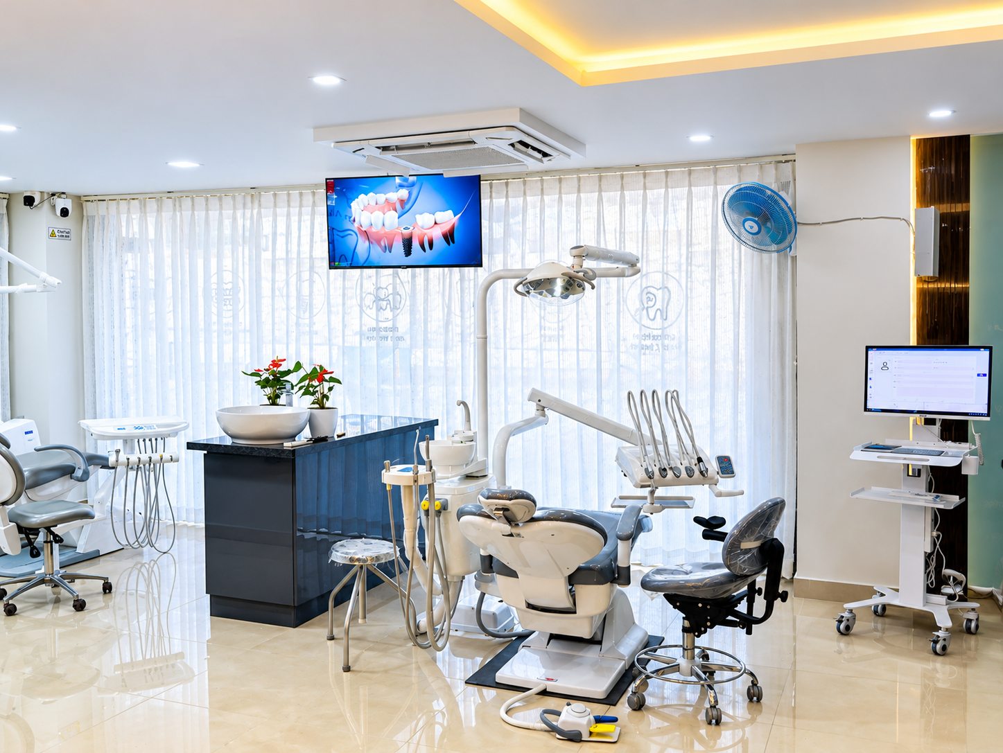 Fully Motorized Dental Chair & Digital Imaging Console
